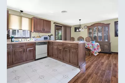 35 Sycamore Drive, Cranston, RI 02921 - Photo 5