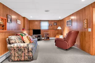 35 Sycamore Dr, Cranston, RI 02921 - Photo 17