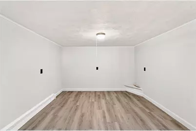 40 Cleveland Street, West Warwick, RI 02893 - Photo 23