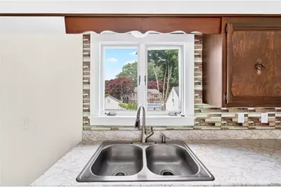 40 Cleveland Street, West Warwick, RI 02893 - Photo 9