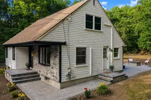 380 Brayton Rd, Tiverton, RI 02878 - Photo 3