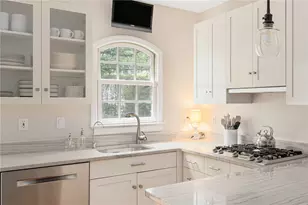 160 Taber Ave, Providence, RI 02906 - Photo 25