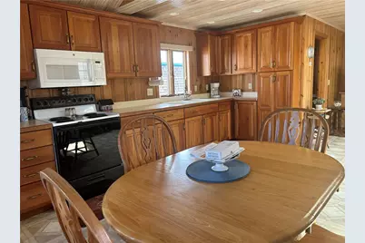 25 Champlin Avenue, Narragansett, RI 02879 - Photo 3