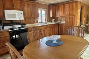 25 Champlin Ave, Narragansett, RI 02879 - Photo 3