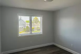 728 Beverage Hill Ave, Pawtucket, RI 02861 - Photo 11