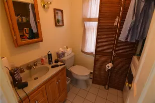 8 Pequot Ave, Westerly, RI 02891 - Photo 9