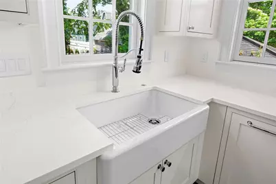 75 Bridge Street, Newport, RI 02840 - Photo 19