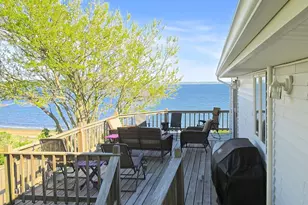 20 Thorpe Ave, Portsmouth, RI 02871 - Photo 3