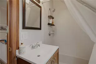 158 Narragansett Ave, Newport, RI 02840 - Photo 25