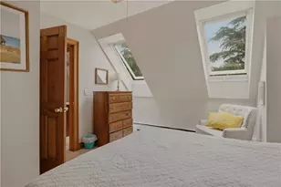 158 Narragansett Ave, Newport, RI 02840 - Photo 23