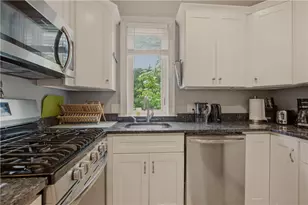 158 Narragansett Ave, Newport, RI 02840 - Photo 13