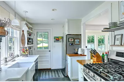 26 Bridge Street, Warren, RI 02885 - Photo 15