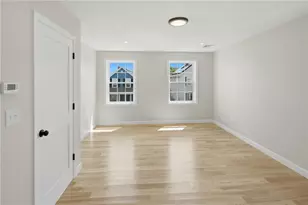135 Owen Ave, Pawtucket, RI 02860 - Photo 19