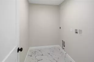 135 Owen Ave, Pawtucket, RI 02860 - Photo 31