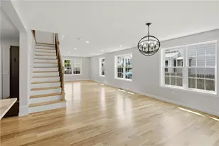 135 Owen Ave, Pawtucket, RI 02860 - Photo 7