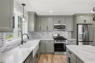 135 Owen Ave, Pawtucket, RI 02860 - Photo 9