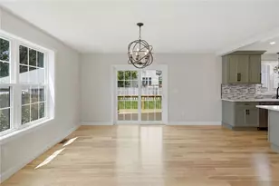 135 Owen Ave, Pawtucket, RI 02860 - Photo 7