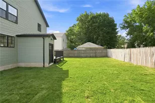 135 Owen Ave, Pawtucket, RI 02860 - Photo 43