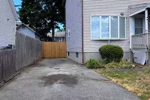32 Bowles Ct, Pawtucket, RI 02860 - Photo 21