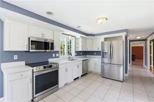 27 Charles Ave, Uxbridge, MA 01569 - Photo 7
