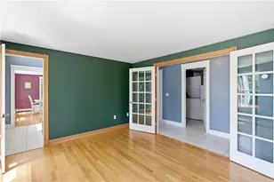 27 Charles Ave, Uxbridge, MA 01569 - Photo 3