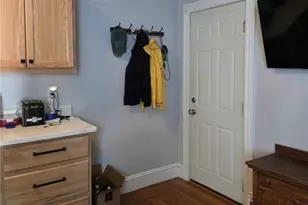 73 Holden St, Providence, RI 02908 - Photo 3