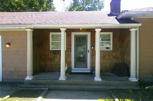 262 Pequot Ave, Warwick, RI 02889 - Photo 3