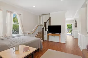 40 Greenwood Ave, Warwick, RI 02886 - Photo 11
