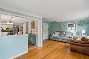 37 Platt St, Bristol, RI 02809 - Photo 17