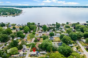 37 Platt St, Bristol, RI 02809 - Photo 3
