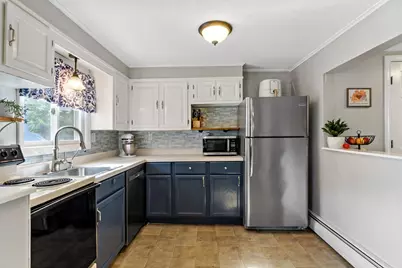 37 Platt Street, Bristol, RI 02809 - Photo 9