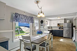 37 Platt St, Bristol, RI 02809 - Photo 11