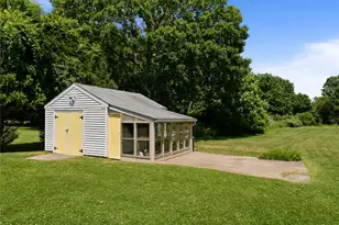 1472 Wampanoag Trl, East Providence, RI 02915 - Photo 35