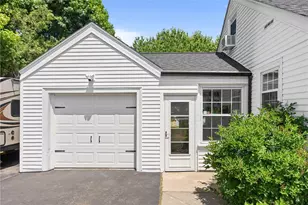1472 Wampanoag Trl, East Providence, RI 02915 - Photo 3