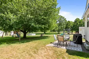 1472 Wampanoag Trl, East Providence, RI 02915 - Photo 31