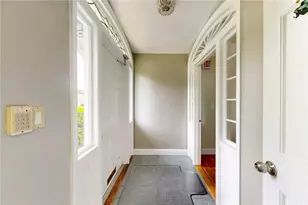 873 Warwick Ave, Warwick, RI 02888 - Photo 5