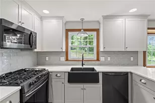 157 Tara Ln, Woonsocket, RI 02895 - Photo 3