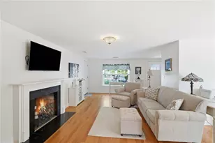 336 Dover Ave, East Providence, RI 02914 - Photo 25