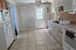18 Glen St, East Providence, RI 02915 - Photo 11