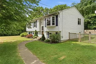 8 Sparrow Dr, Westerly, RI 02891 - Photo 3