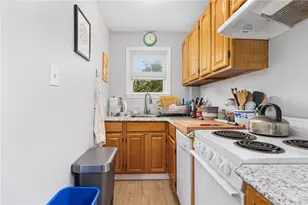 5 Trenton St, Providence, RI 02906 - Photo 13
