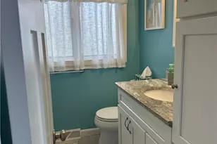 25 Bayside Ave, Portsmouth, RI 02871 - Photo 13