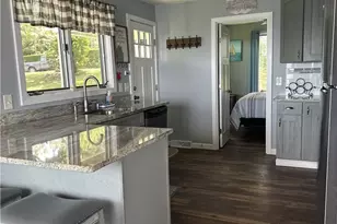 25 Bayside Ave, Portsmouth, RI 02871 - Photo 7