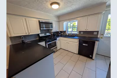118 Center Avenue, Middletown, RI 02842 - Photo 7
