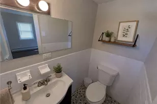 118 Center Ave, Middletown, RI 02842 - Photo 9