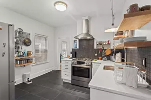 206 Rochambeau Ave, Providence, RI 02906 - Photo 19