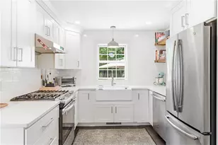 23 Dyer St, Warren, RI 02885 - Photo 3