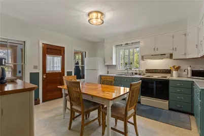81 Remington Avenue, Burrillville, RI 02858 - Photo 9