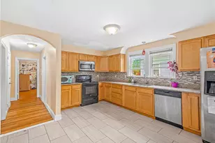 10 Booth Ave, Pawtucket, RI 02861 - Photo 25