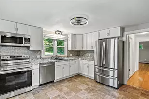 15 Highland Rd, Glocester, RI 02814 - Photo 11